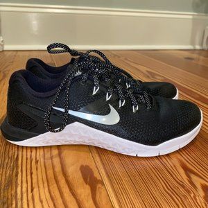 Women’s Nike Metcon 4, size 8.5